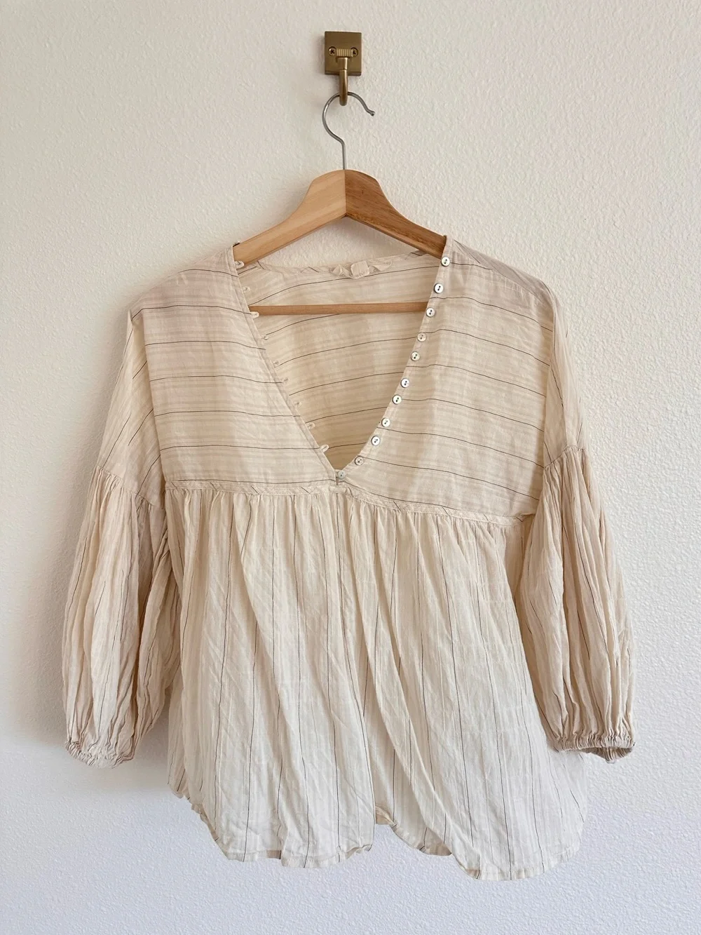 Boho Light Cream V-Neck Peasant Blouse
100% cotton - Picture 1 of 4